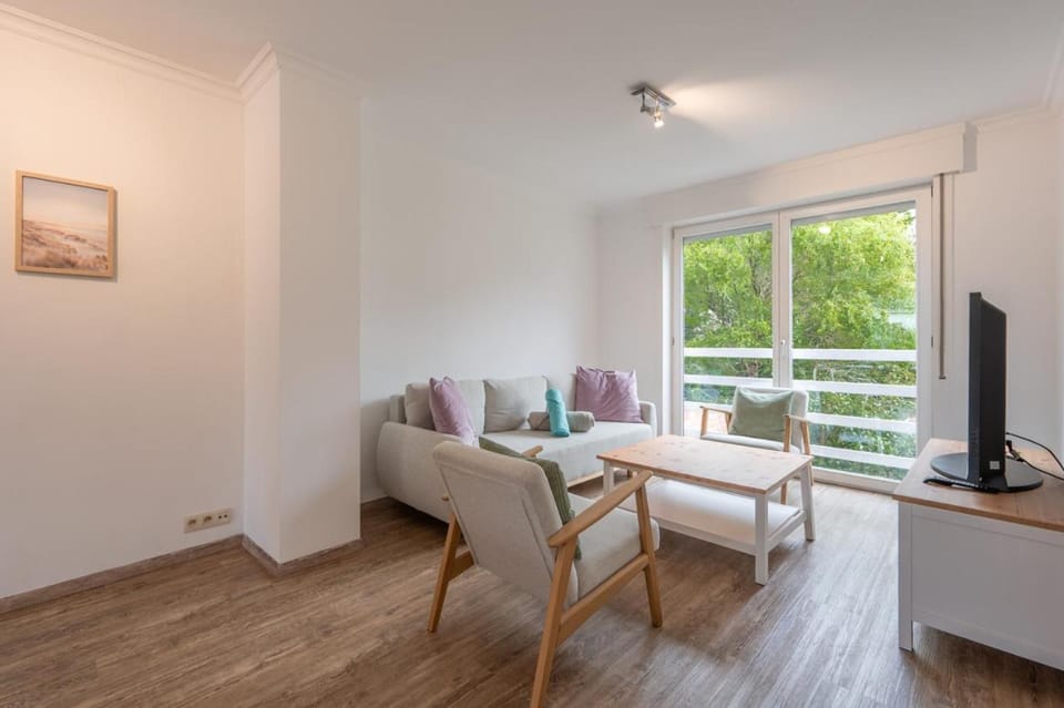 Light-Filled Apartment with Private Garden Apartment in Ostend