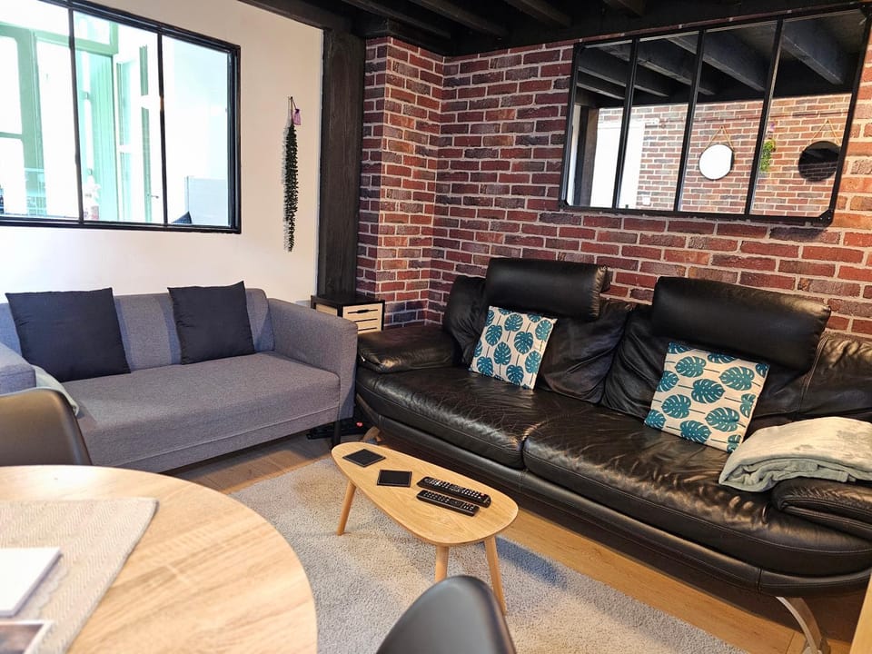 Duplex à 15 min à pieds de la gare, centre historique Montluçon Apartment in Montluçon