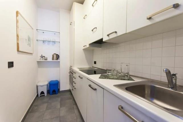 Hidden Retreat - Duomo Apartment in Milan