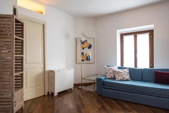 Hidden Retreat - Duomo Apartment in Milan