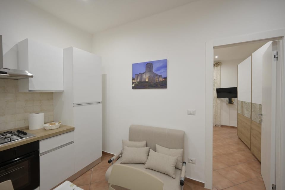 TV and multimedia, Kitchen or kitchenette, Living room, oven, stove