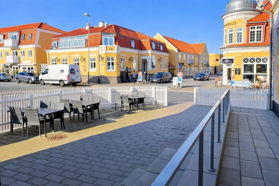 Property building, Neighbourhood, City view, Street view