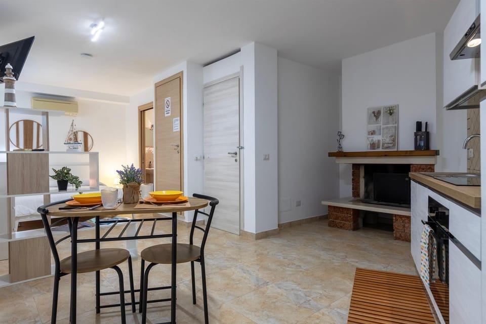 Property building, Kitchen or kitchenette, Living room