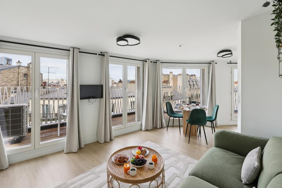 Lavie Maison Private Terrace & Air Conditioning Apartment in Paris