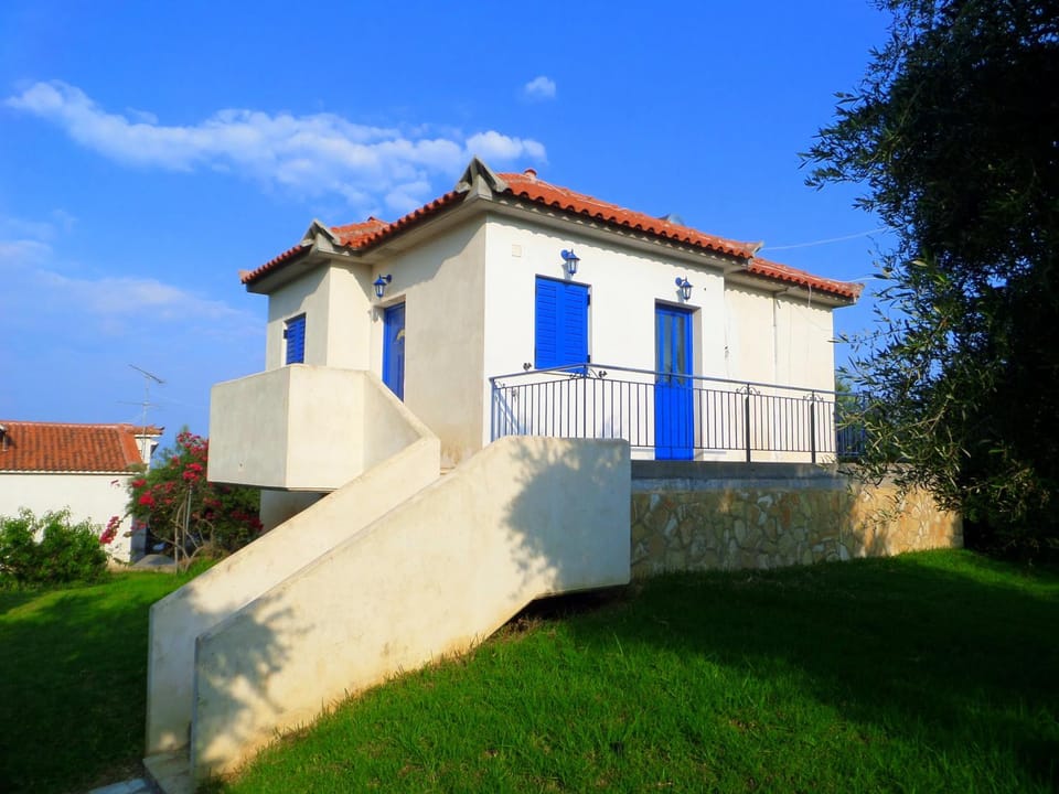 Property building, Day, Garden