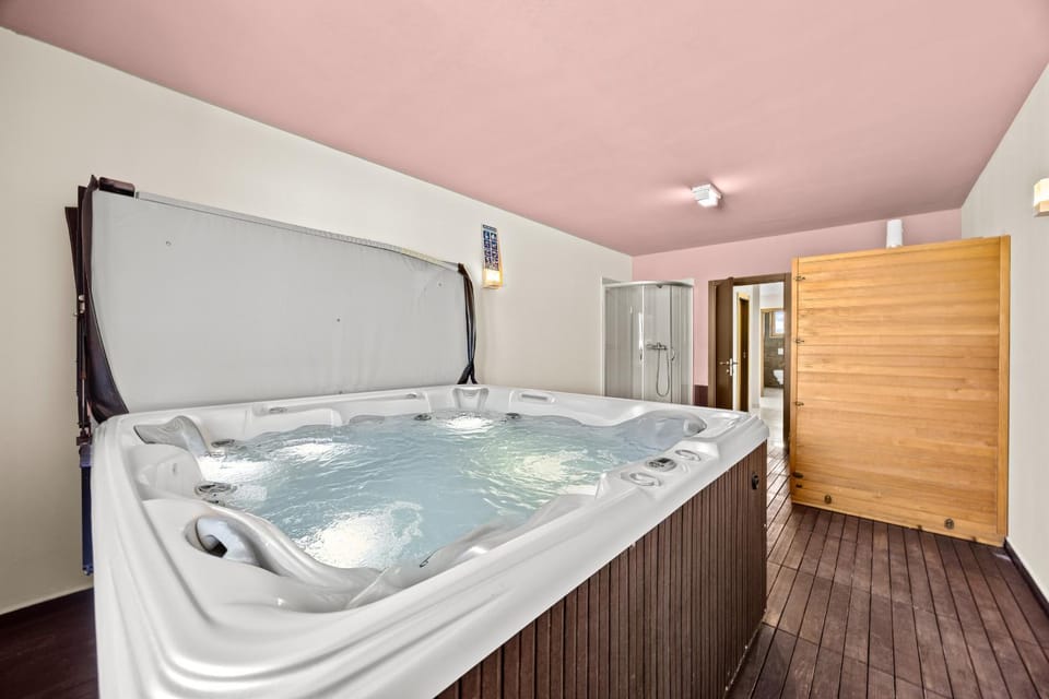 Villa Palatium for 14 people in Fazana with sauna & jacuzzi only 800 meters from the beach Villa in Fažana