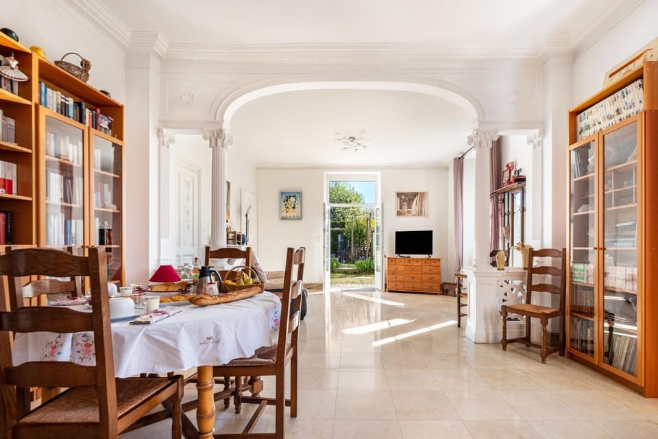 Property building, Living room