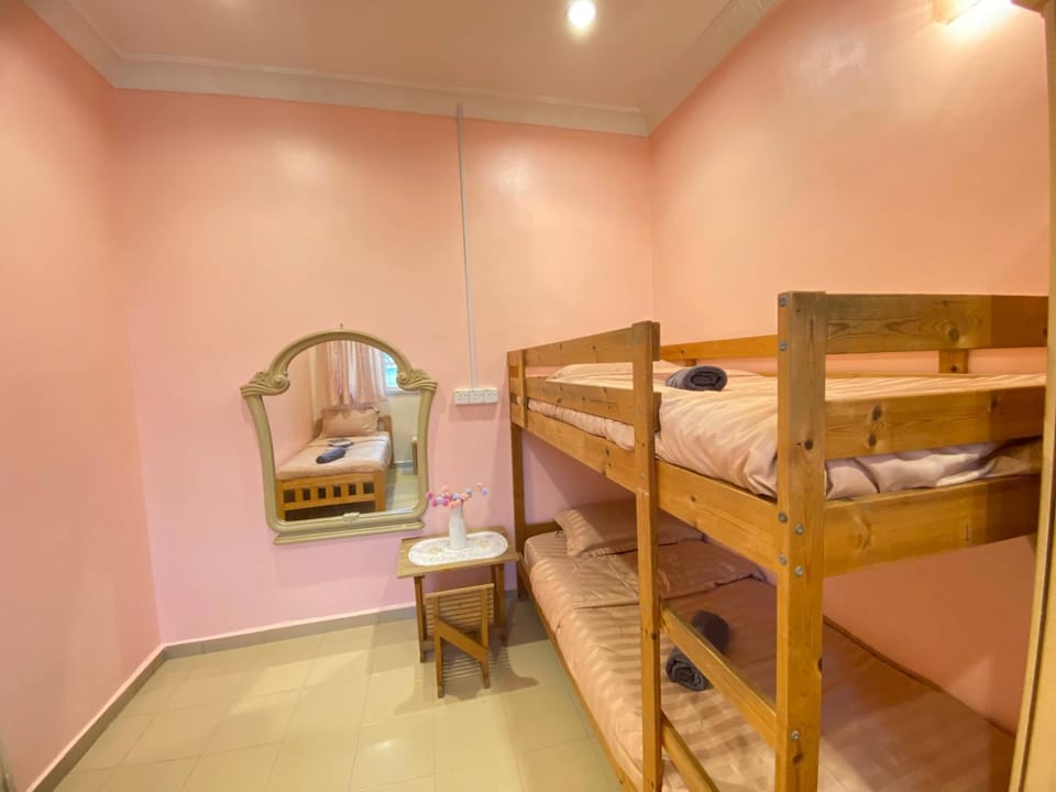 Bed, Photo of the whole room, Bedroom, bunk bed