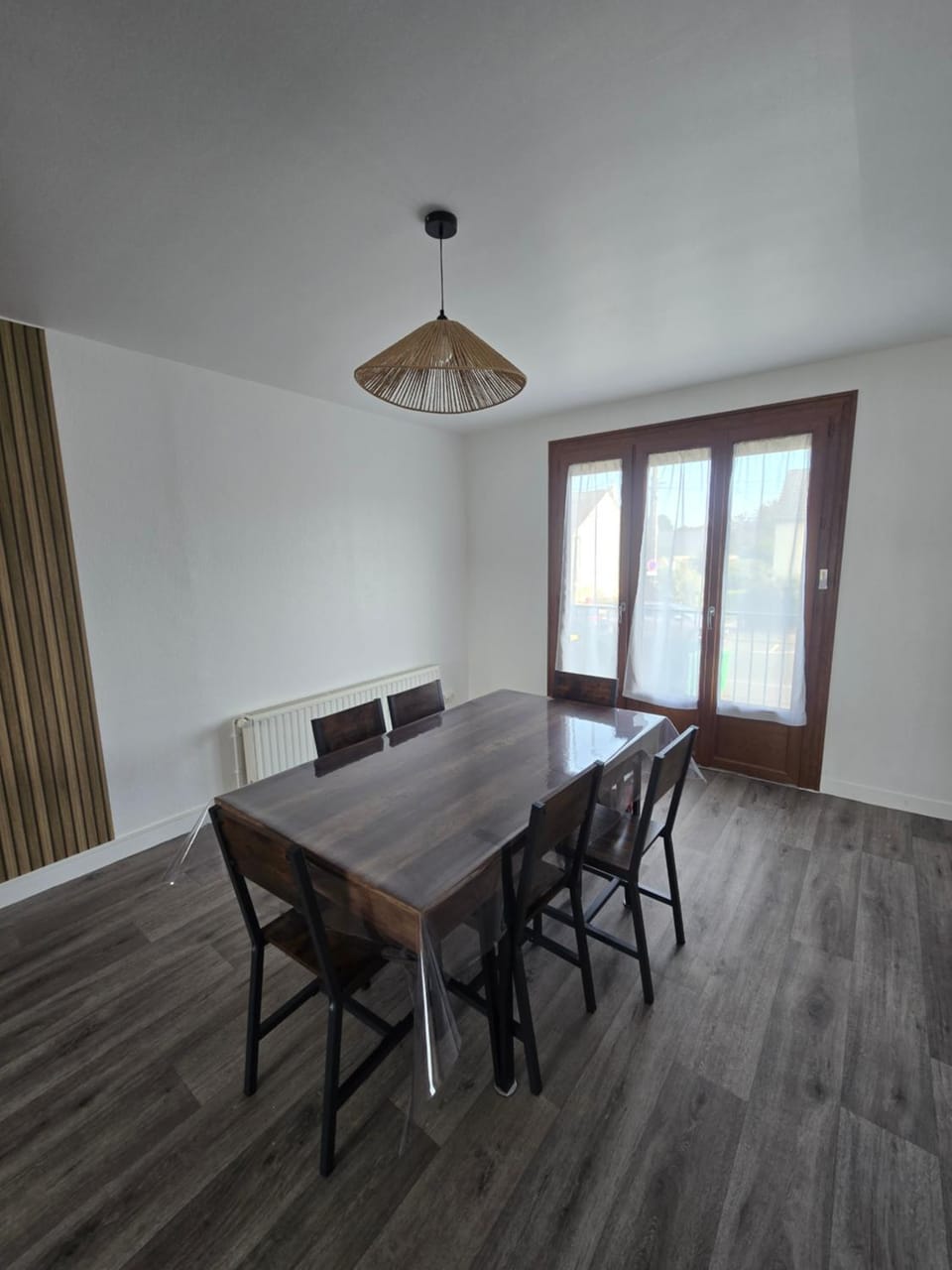 Dining area, Meals