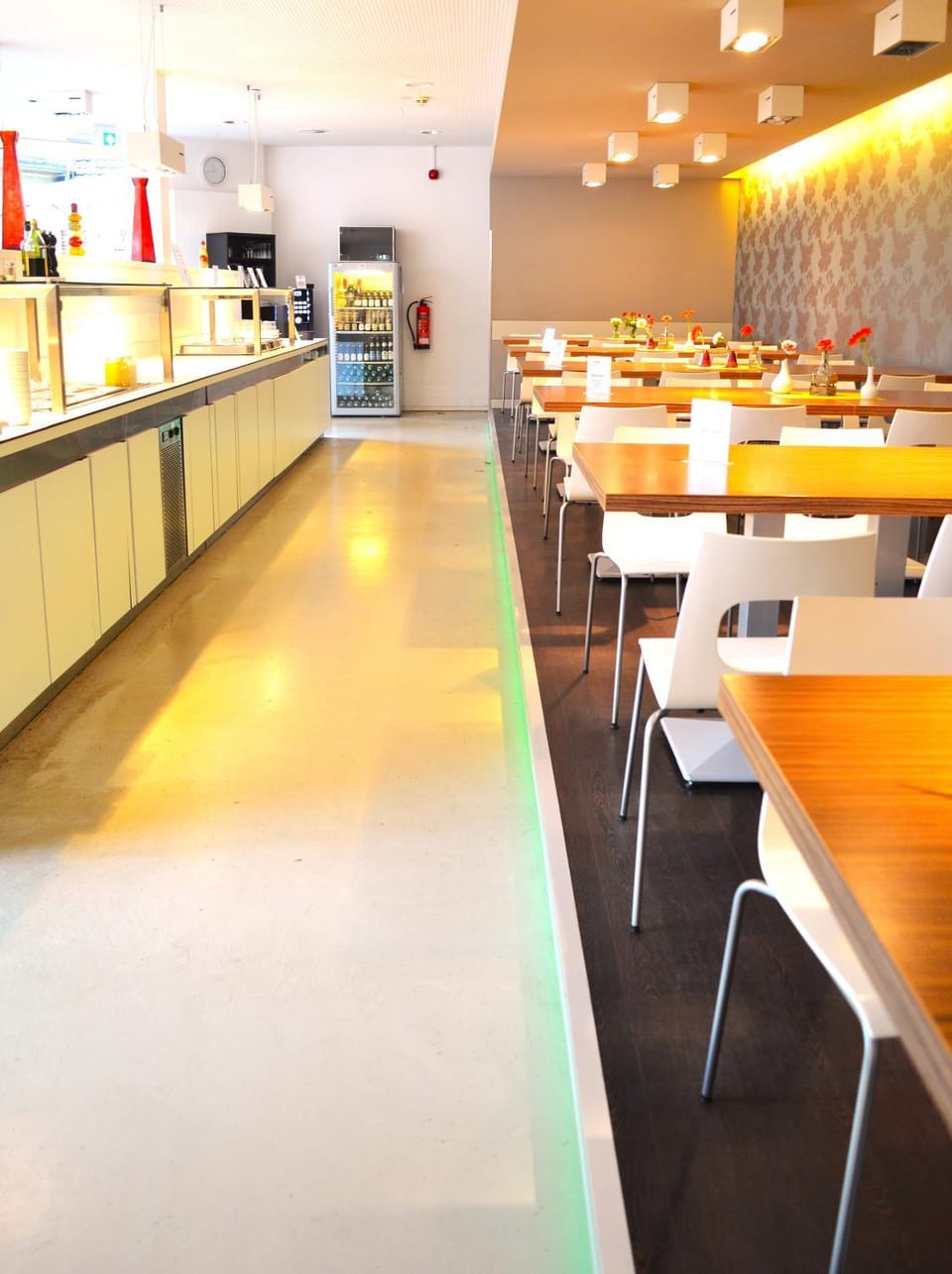 Restaurant/places to eat, Food and drinks, Food