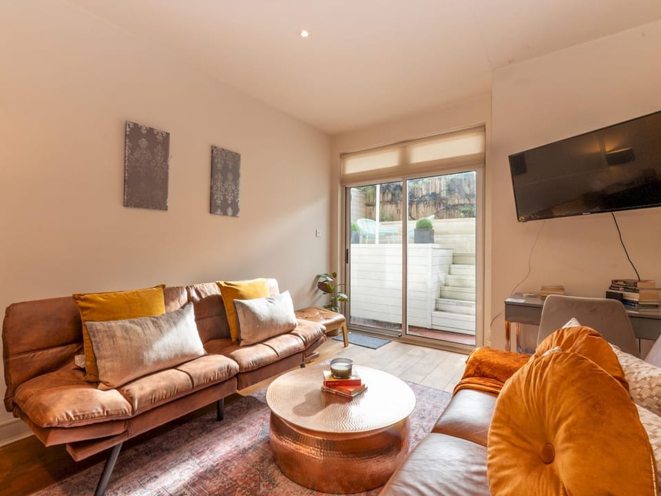 Communal lounge/ TV room, TV and multimedia, Living room, Other, Seating area, Evening entertainment