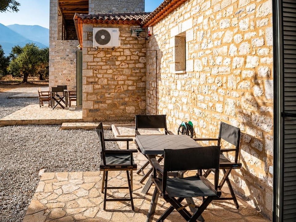 Property building, Patio, Dining area