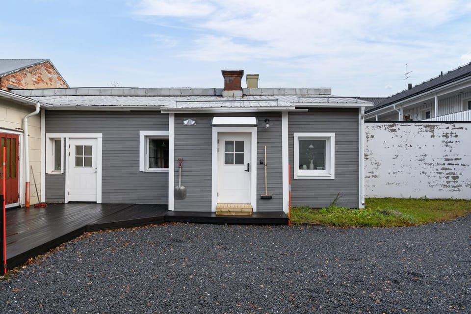 Guestly Homes - Modern & Central 1BR Apartment in Norrbotten County, Sweden