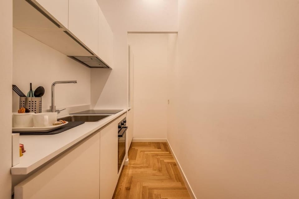 1 from metro-new luxury studio-Pta Venezia 7 Apartment in Milan