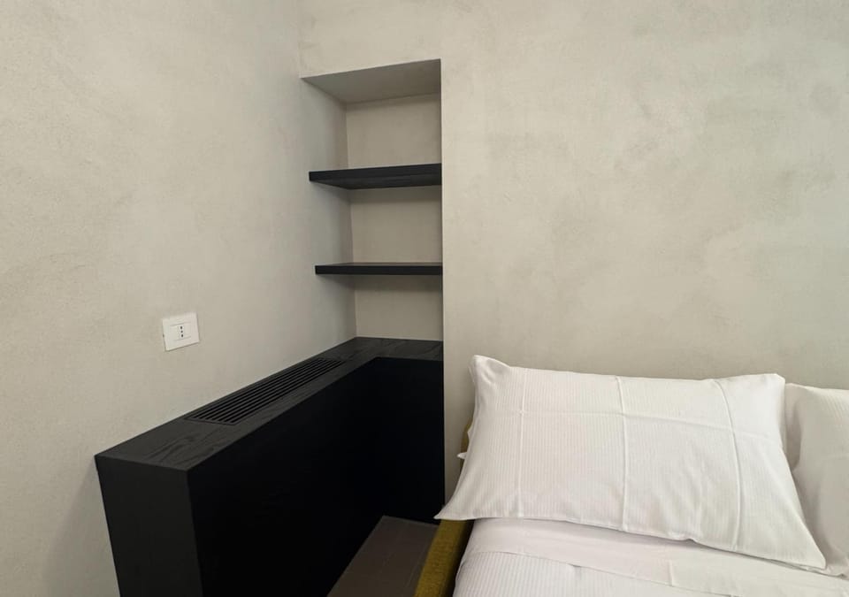 Bed, Photo of the whole room, Decorative detail, wardrobe