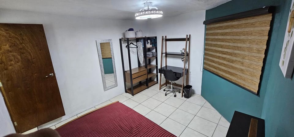 Photo of the whole room, Bedroom, wardrobe