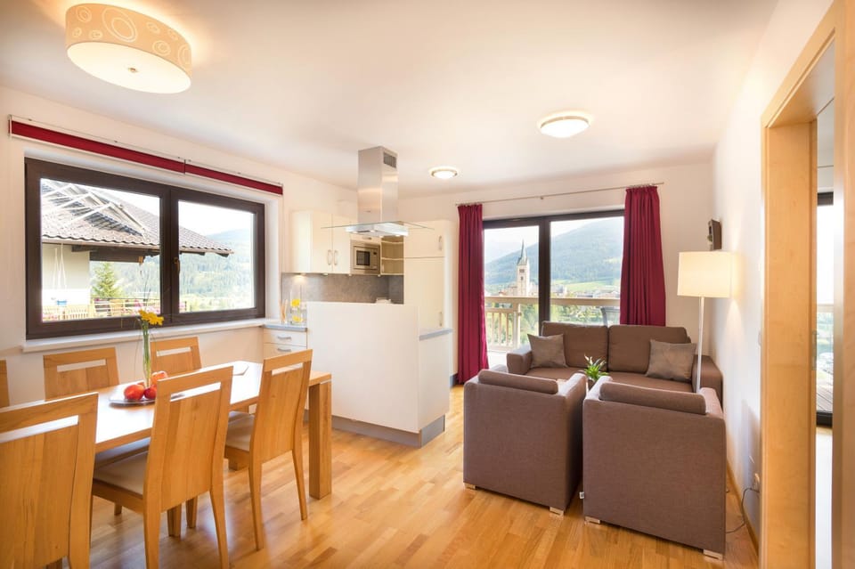 Kitchen or kitchenette, Living room, Dining area