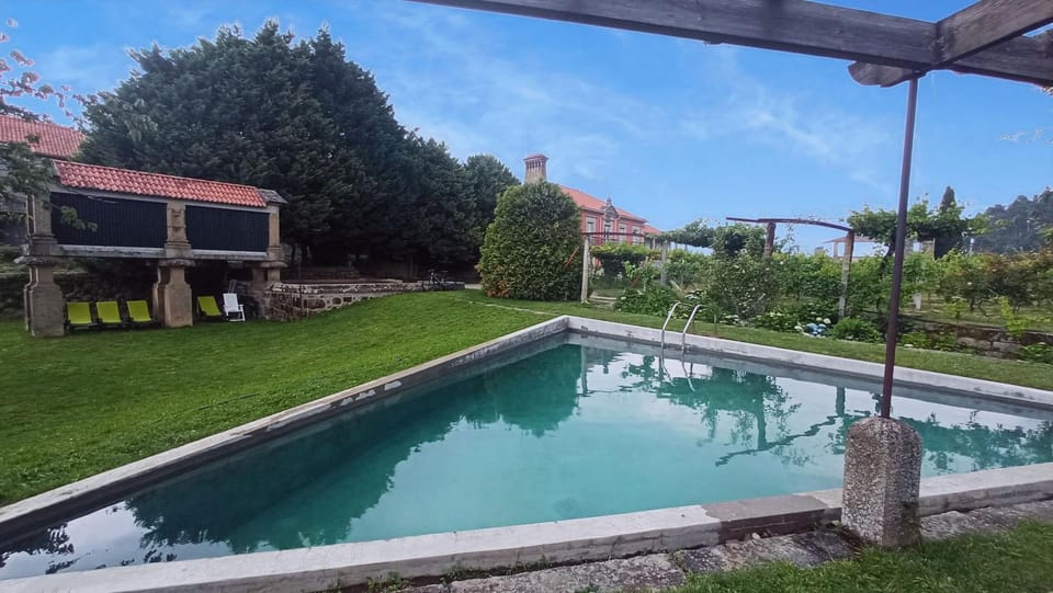 Casa de Santa Bárbara - Cinfães Bed and Breakfast in Porto District