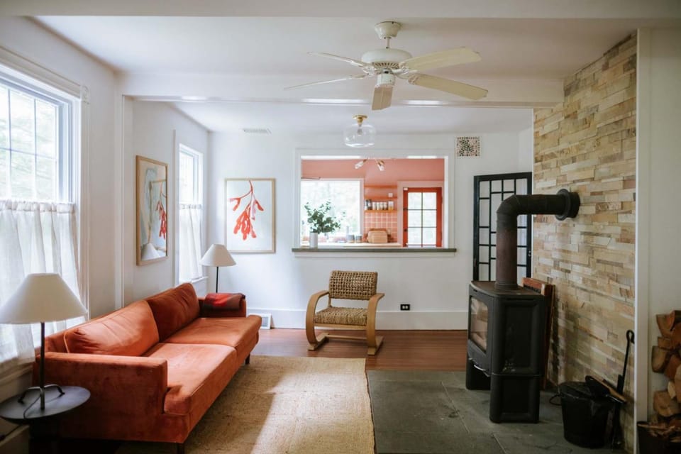 The Gables Newly Renovated Farmhouse Sleeps 17 House in Callicoon