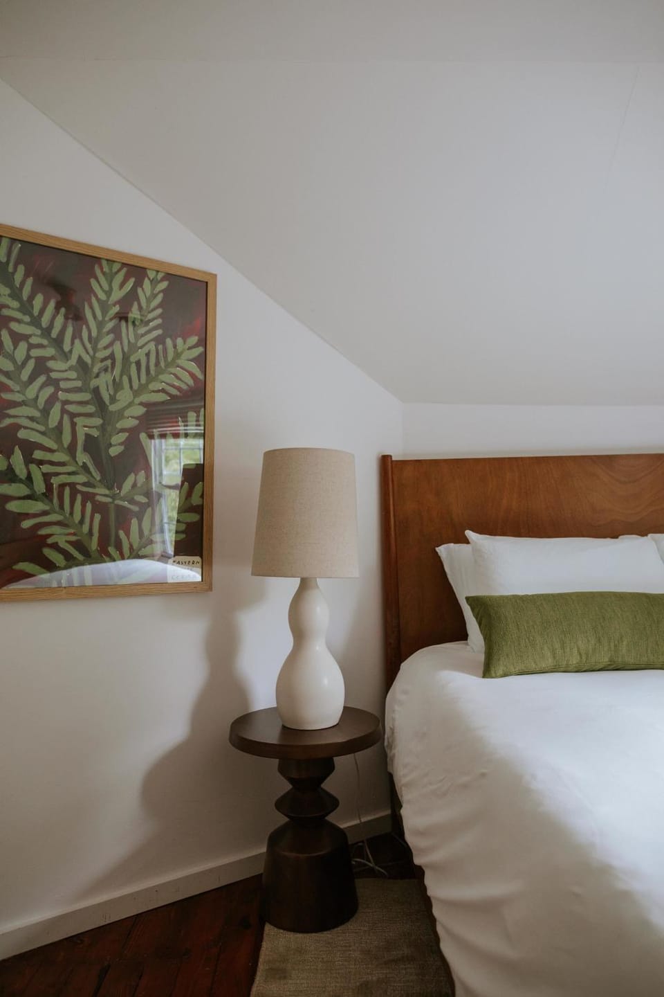 The Gables Newly Renovated Farmhouse Sleeps 17 House in Callicoon