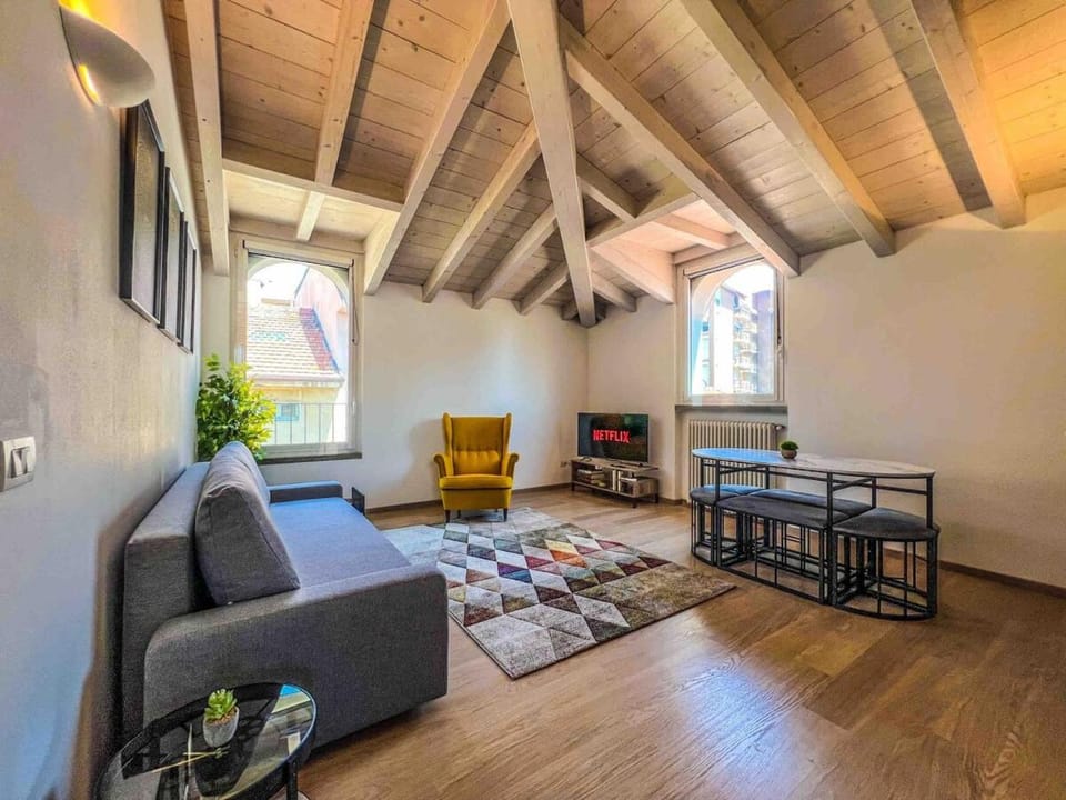 Malpensa10min-taxiservice AC-WiFi-SmarTv3apt Apartment in Lombardy