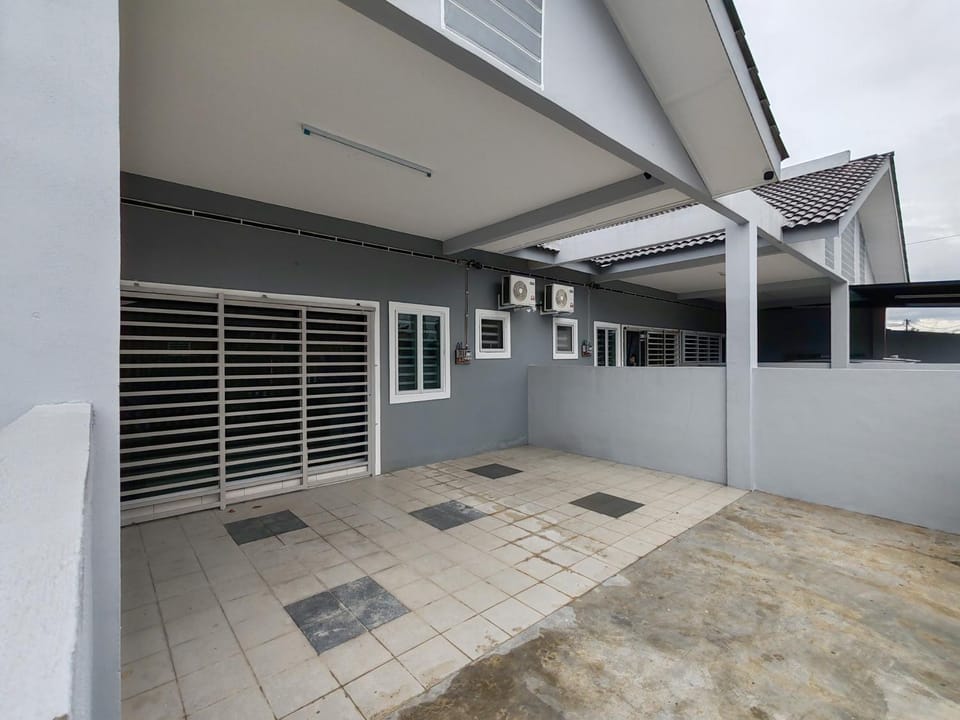 Property building, Day