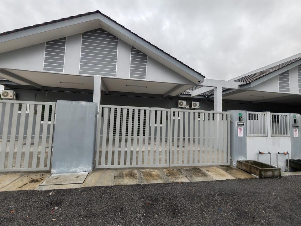 Property building, Day