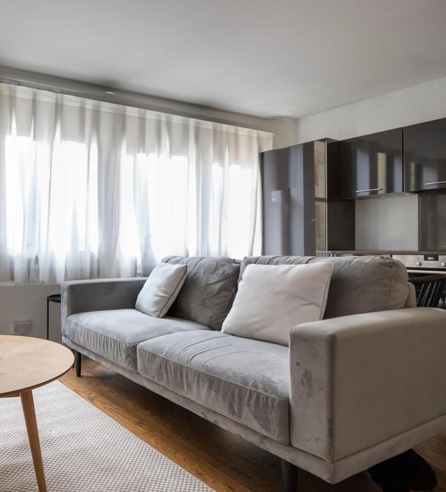 Amazing 3 Bedrooms in Mayfair Apartment in City of Westminster