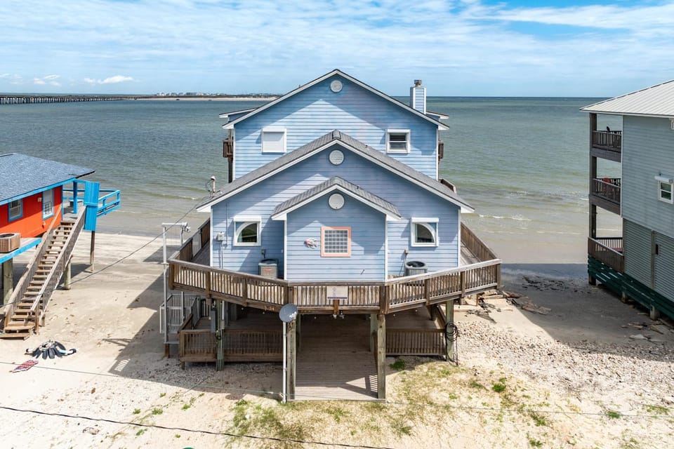 Atlantis - Oceanfront Seating at its Finest! House in Alvin