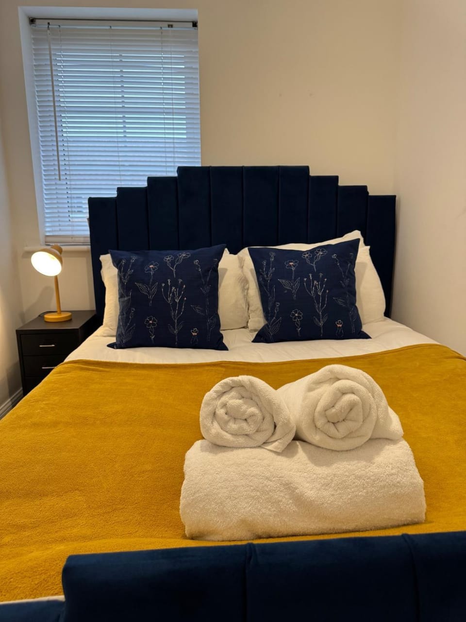 2 Private Contractor-Friendly Rooms Apartment in Wolverhampton