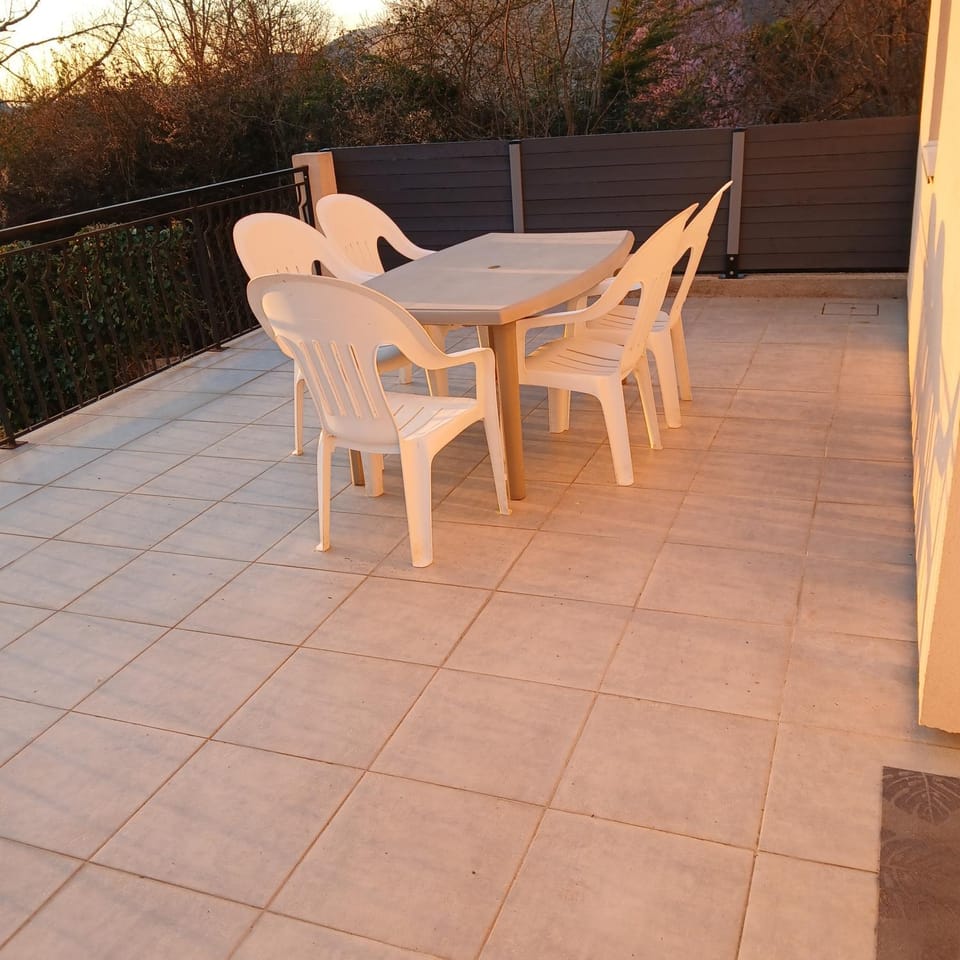 Maison spacieuse de 3 chambres, à proximité de la Centrale du Bugey Apartment in Auvergne-Rhône-Alpes