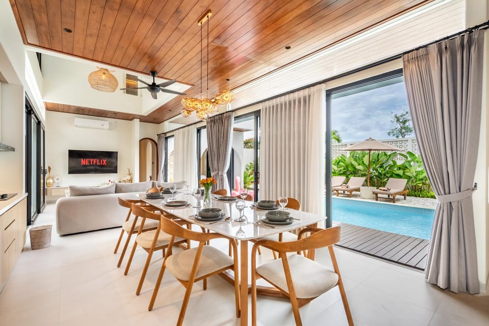 Living room, Dining area, Breakfast, Dinner