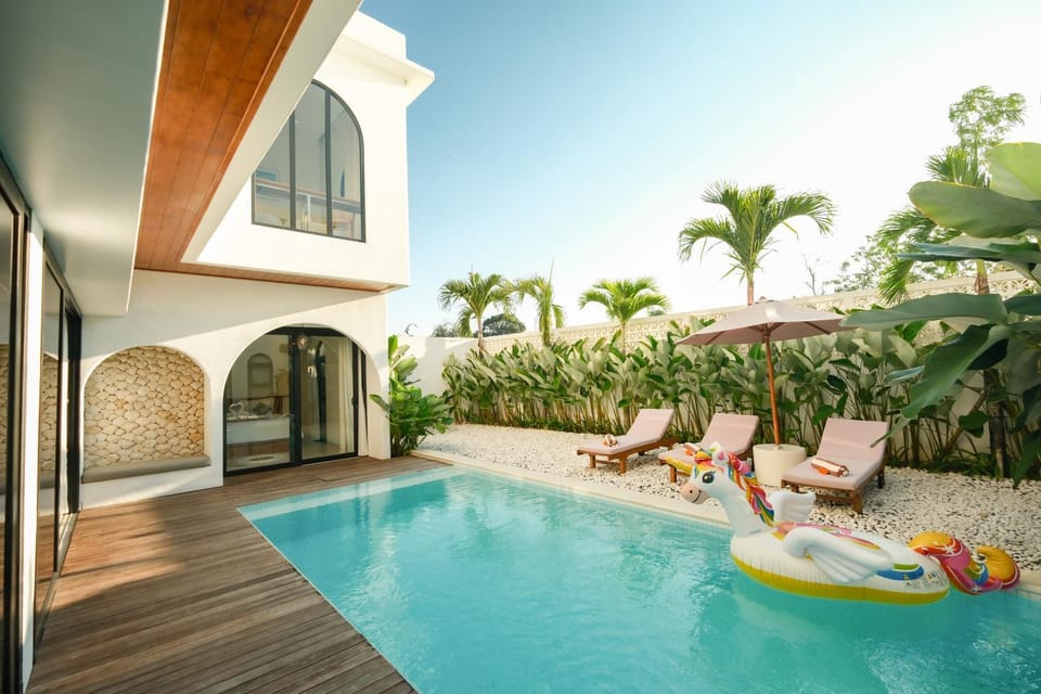 Property building, Swimming pool