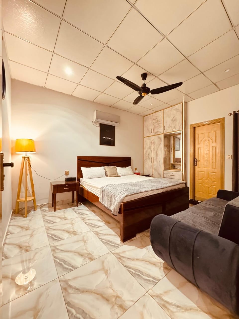 Photo of the whole room