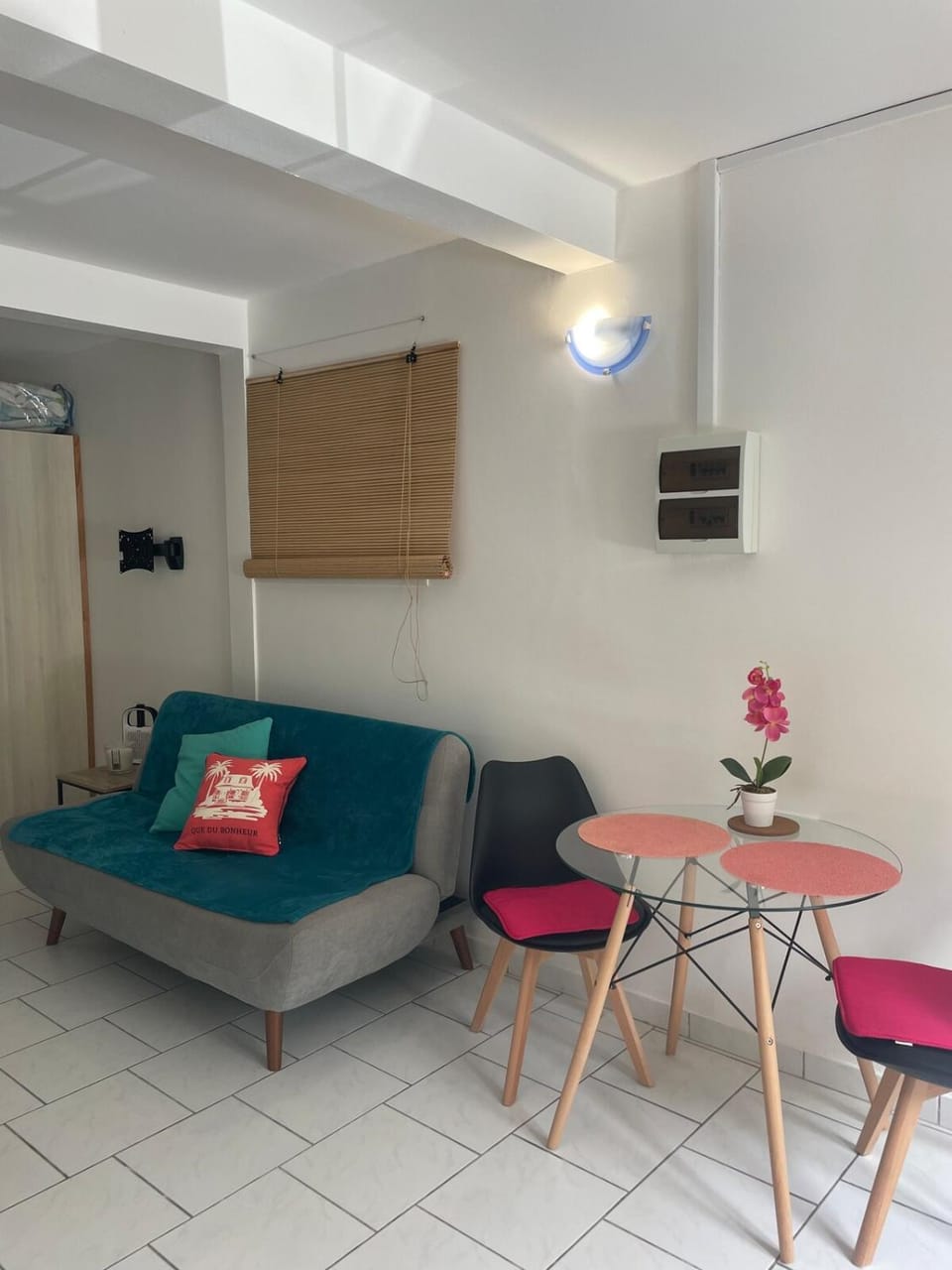 Dining area, air conditioner