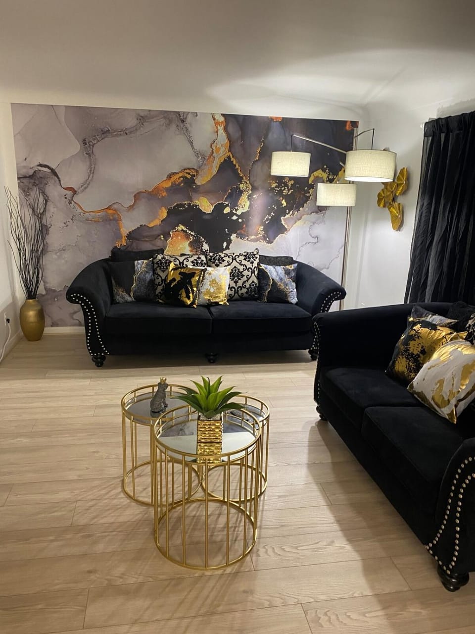 Living room, Seating area