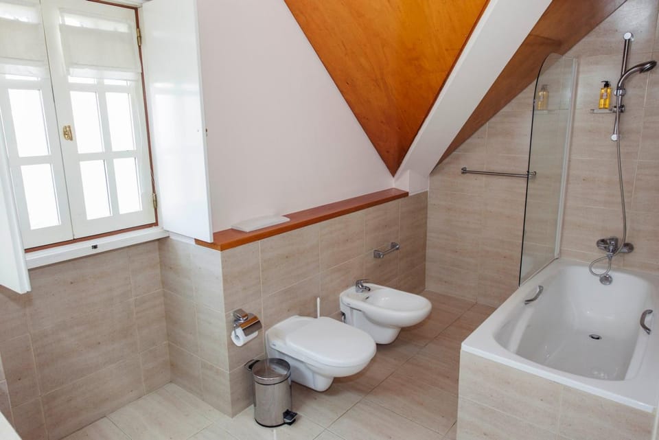 The Luxury and Nature Retreat with pool, jacuzzi & BBQ Bed and Breakfast in Viana do Castelo District, Portugal