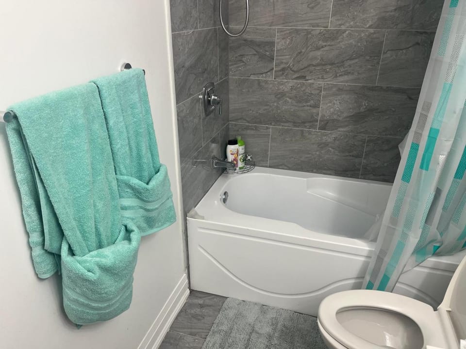 The cozy crest Apartment in Halton Hills