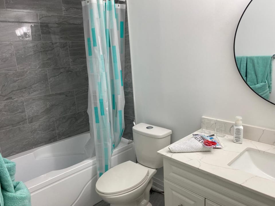 The cozy crest Apartment in Halton Hills