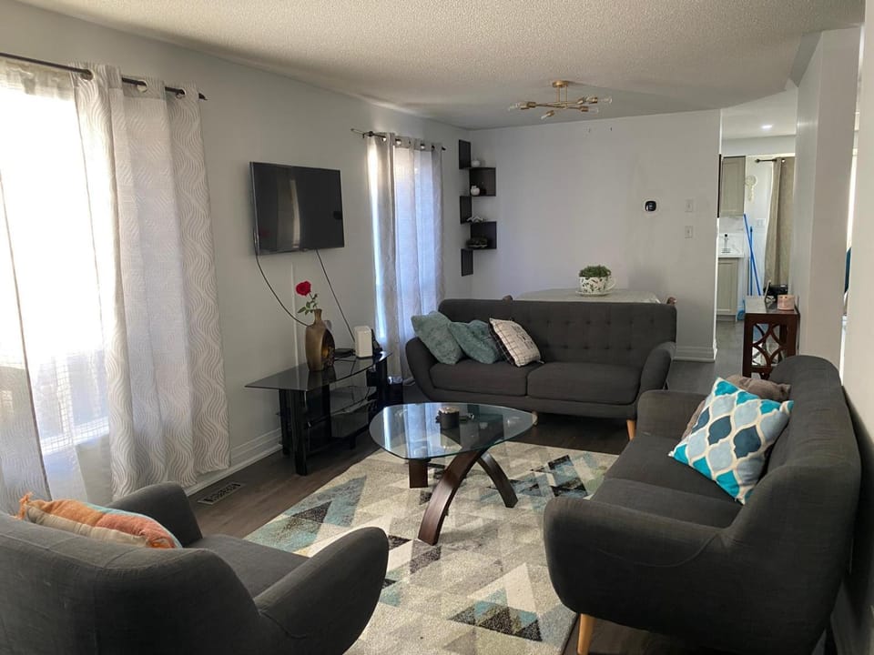The cozy crest Apartment in Halton Hills