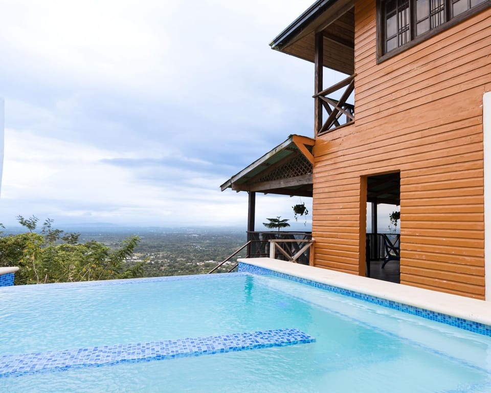 #1 Villa for Event, Party, BBQ, Pool, City View Villa in Santiago de los Caballeros