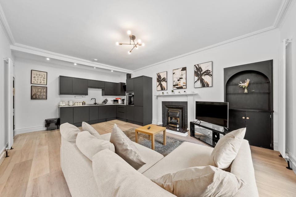 Communal lounge/ TV room, Living room