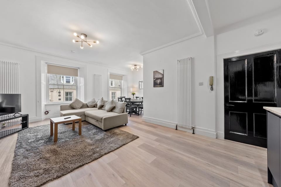 Communal lounge/ TV room, Living room