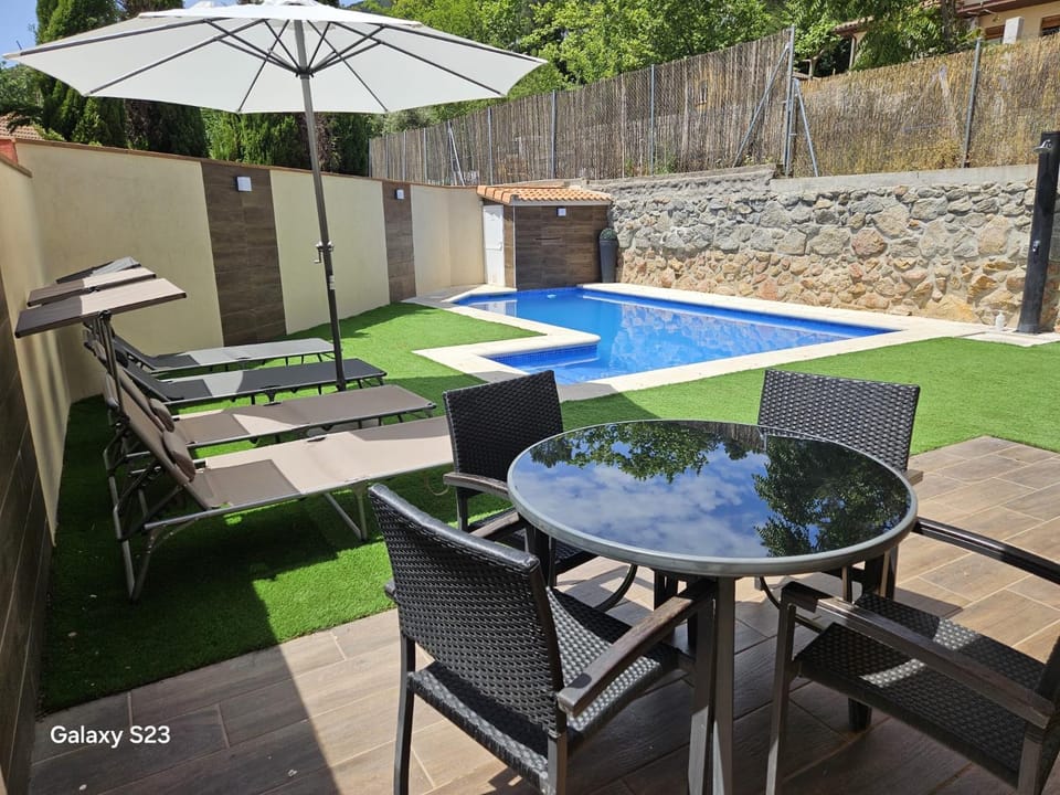 Acogedor chalet con jardín ideal para desconectar House in Community of Madrid