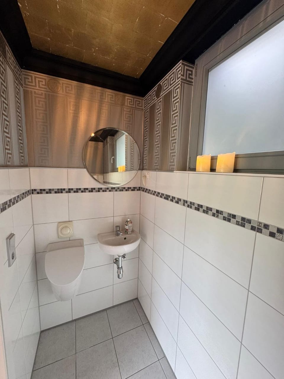 Bathroom, Living room