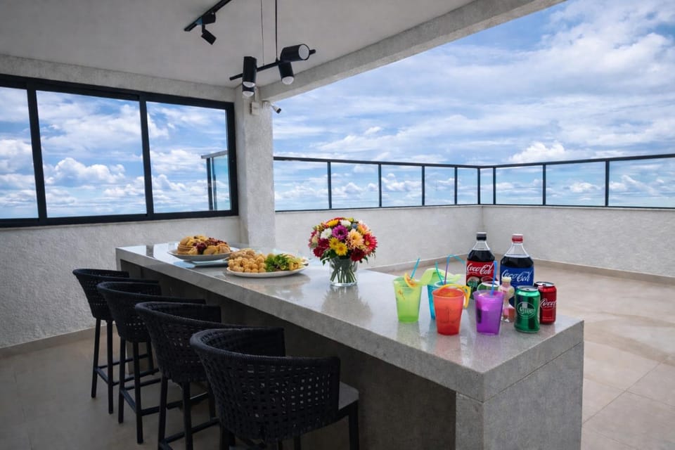 Food and drinks, Dining area