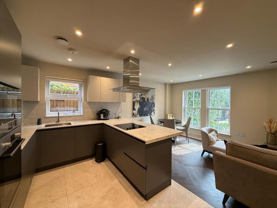 Modern 1BR 1BA Apartment in Chigwell - CHCL F5 Apartment in Ilford