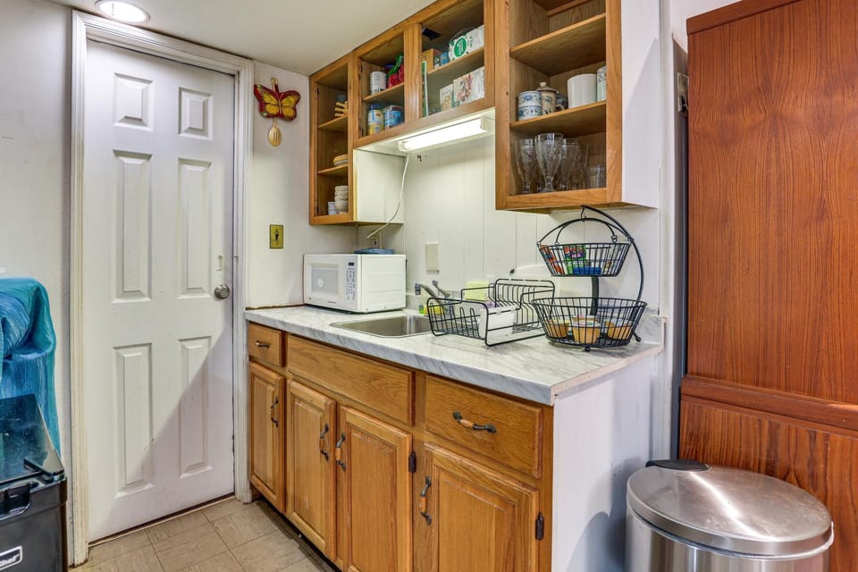 2 Mi to NYC Train: WFH-Friendly Greenwich Apt! Apartment in Port Chester
