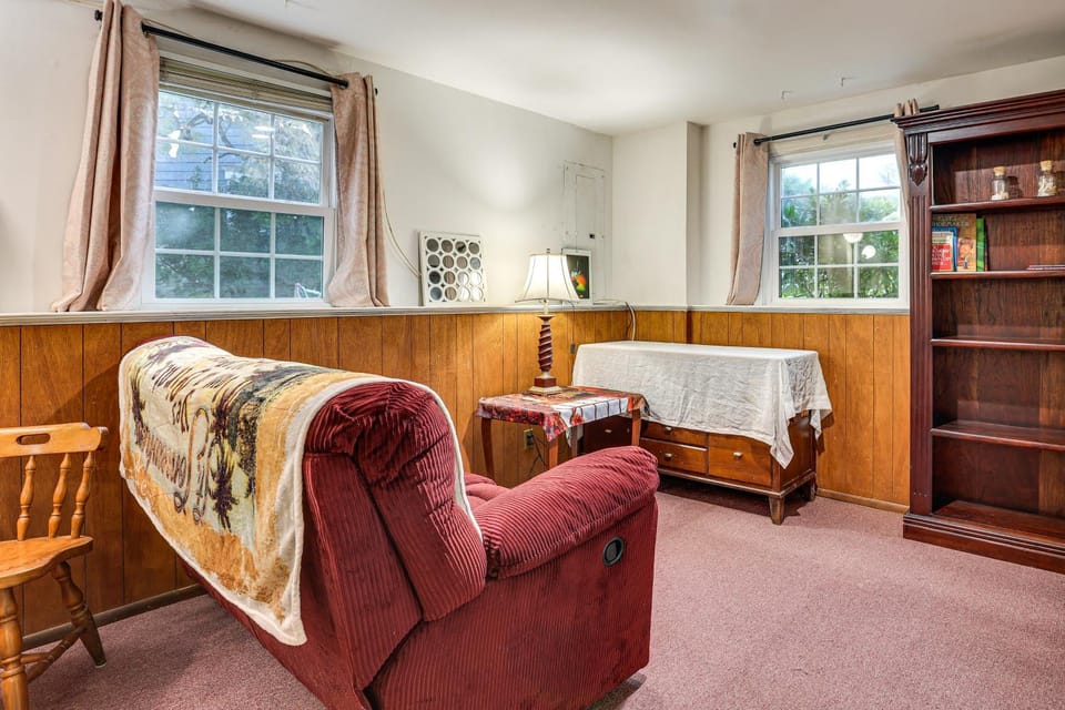 2 Mi to NYC Train: WFH-Friendly Greenwich Apt! Apartment in Port Chester