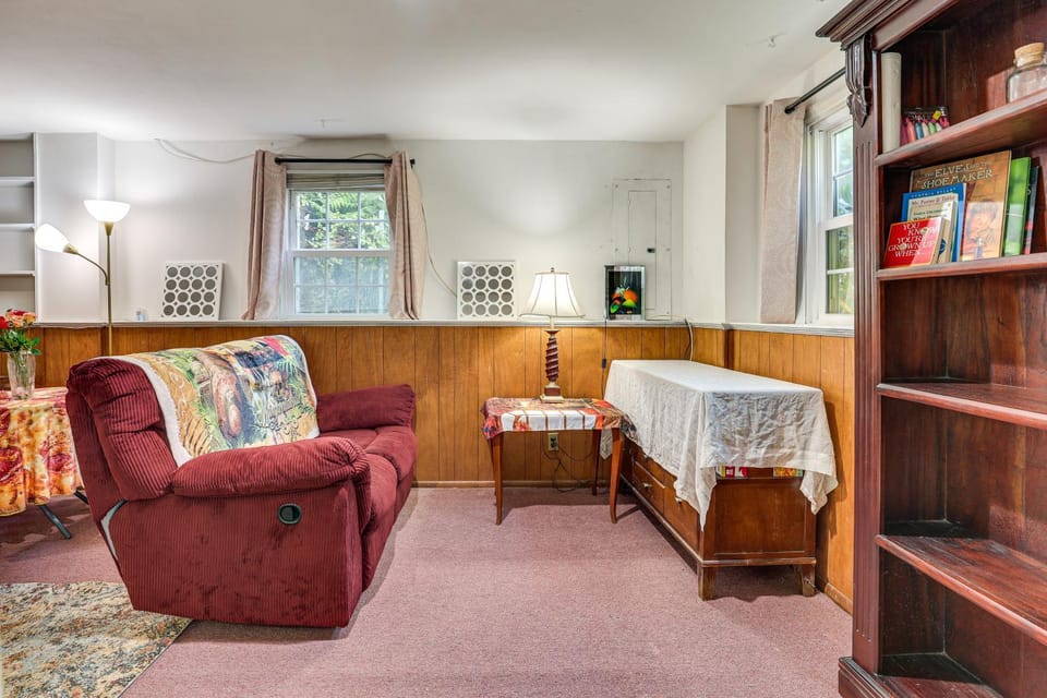 2 Mi to NYC Train: WFH-Friendly Greenwich Apt! Apartment in Port Chester